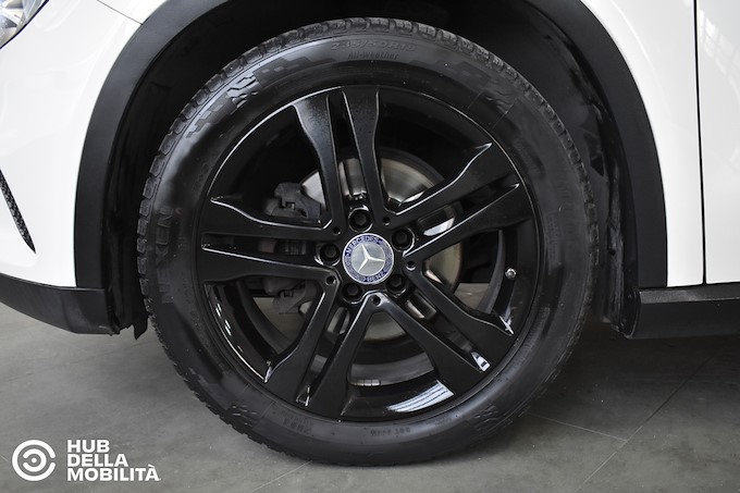 MERCEDES-BENZ GLA 180 CDI Automatic Sport